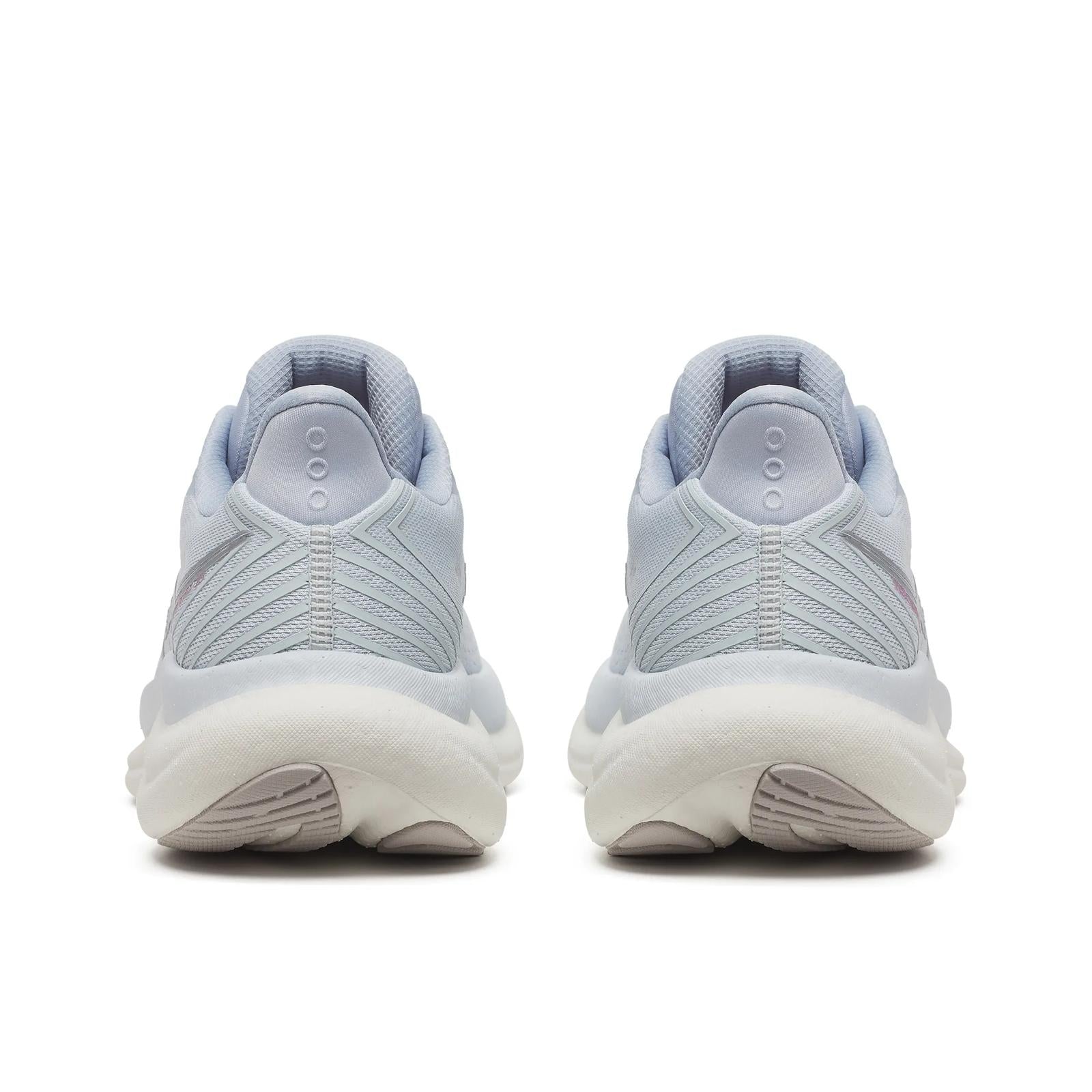 Triumph 23 Wide Running Shoe | Saucony discount